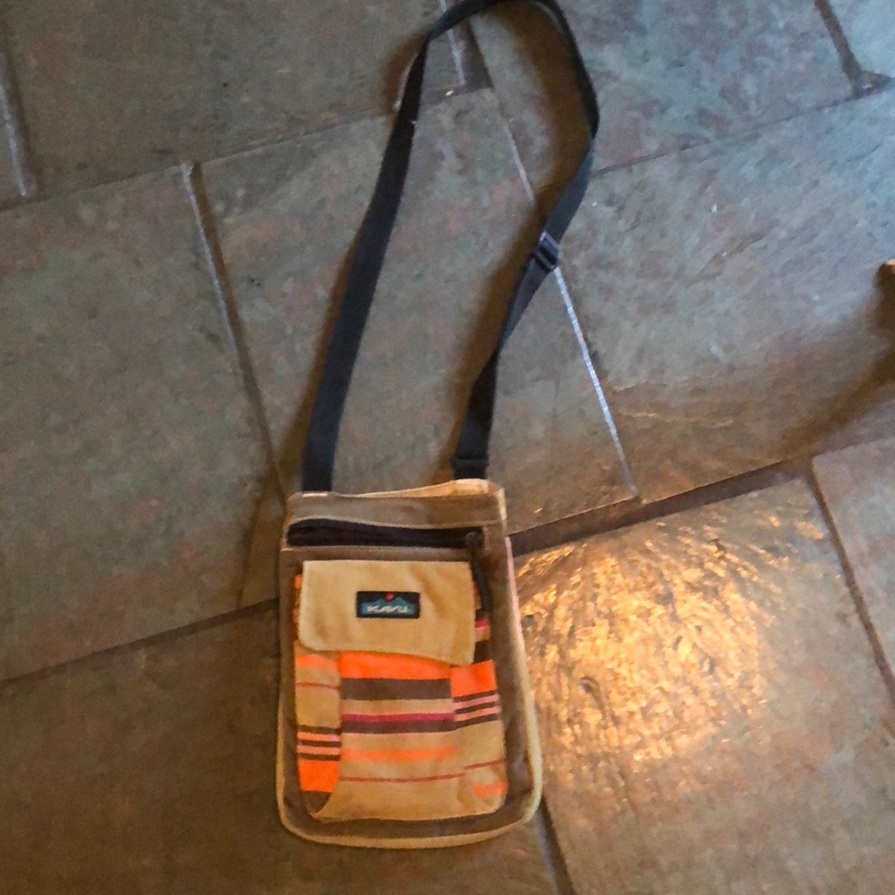 Kavu cross body purse